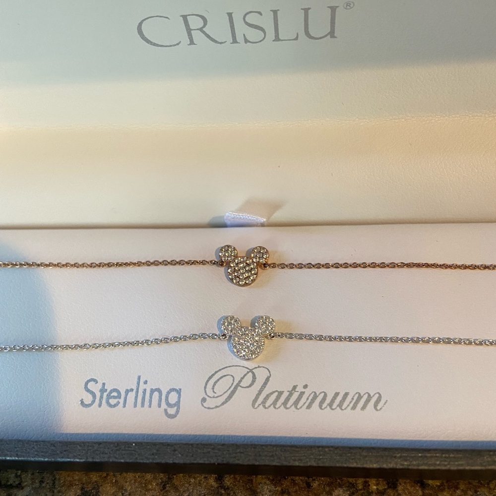 Beautiful Minnie Mouse Bracelet Set